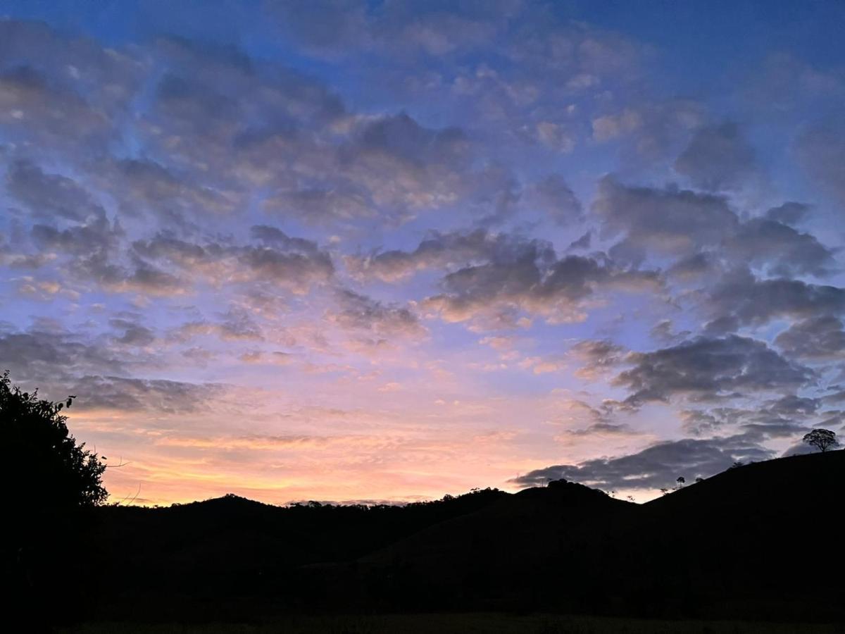 Pousada Chales Dos Montes Santana dos Montes Bagian luar foto