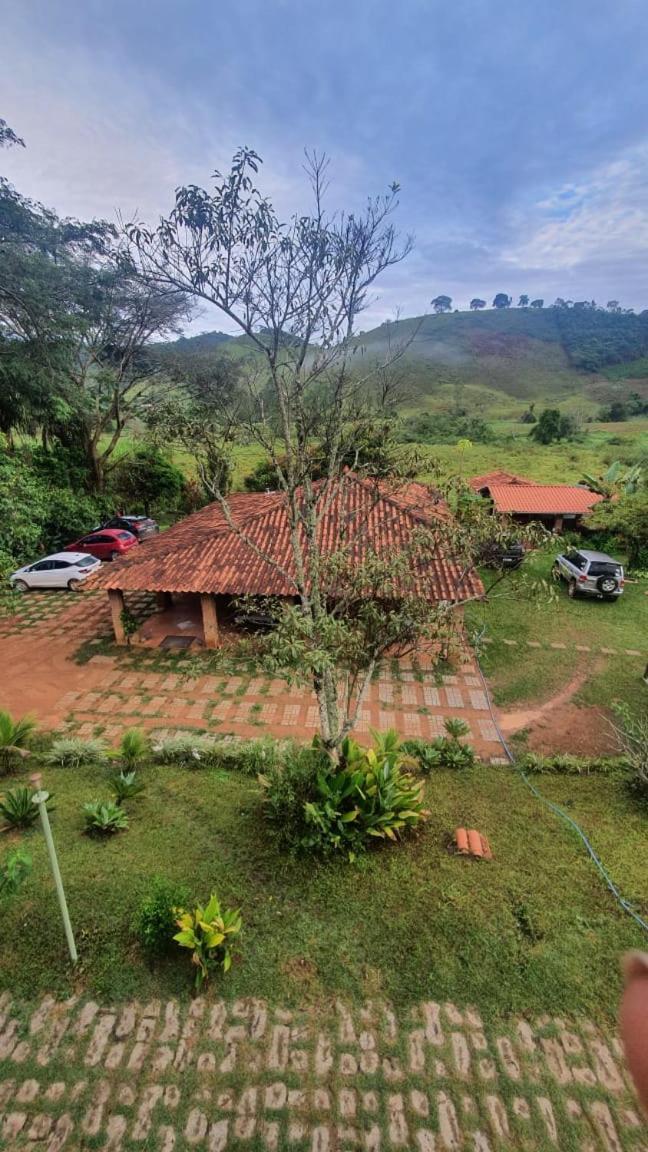 Pousada Chales Dos Montes Santana dos Montes Bagian luar foto