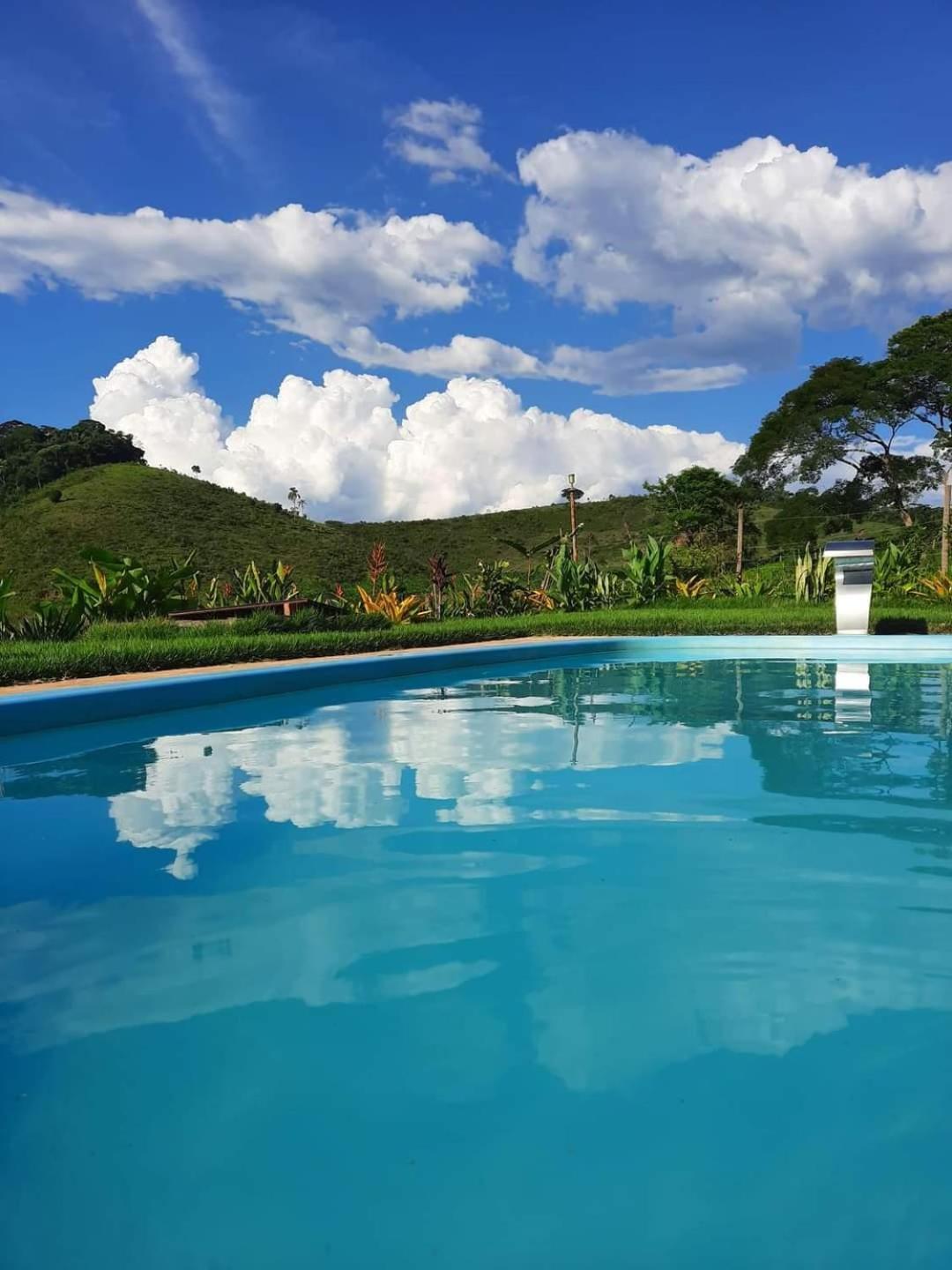 Pousada Chales Dos Montes Santana dos Montes Bagian luar foto